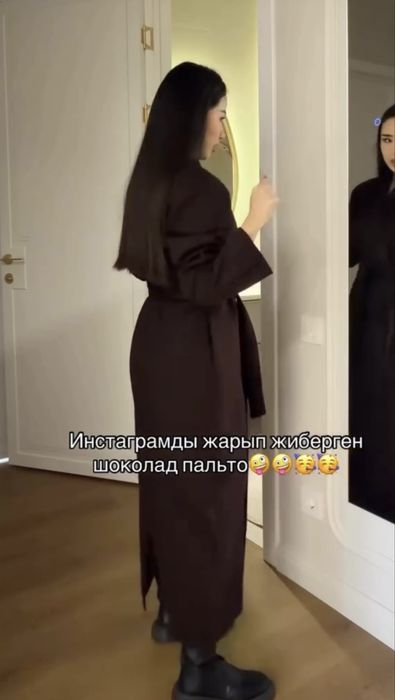 Пальто коричневая
