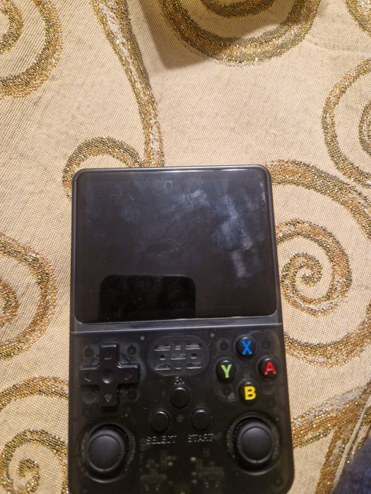 Продаю консоль R36S