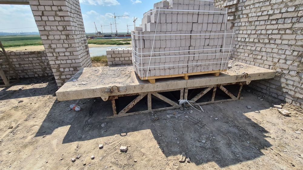 Сдам в аренду столы каменщика.