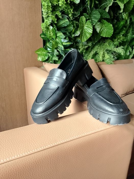 Жаксы аяк киім 7000