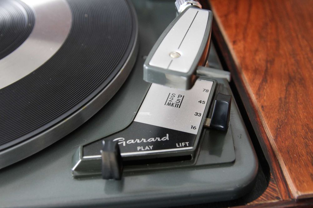 Arena GF 1225 cu pick-up Garrard SP 25 MK II si boxe Seas K 72