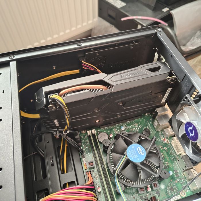 PC calculator gaming generația 4 Intel i5 4570 Nvidia GeForce GTX 1050