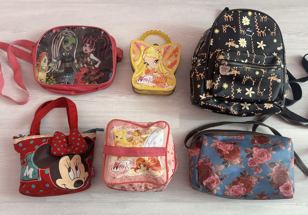 Детски чанти Winx/Monster high/Mickey mouse