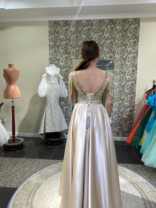 Платье на выпускной вечер