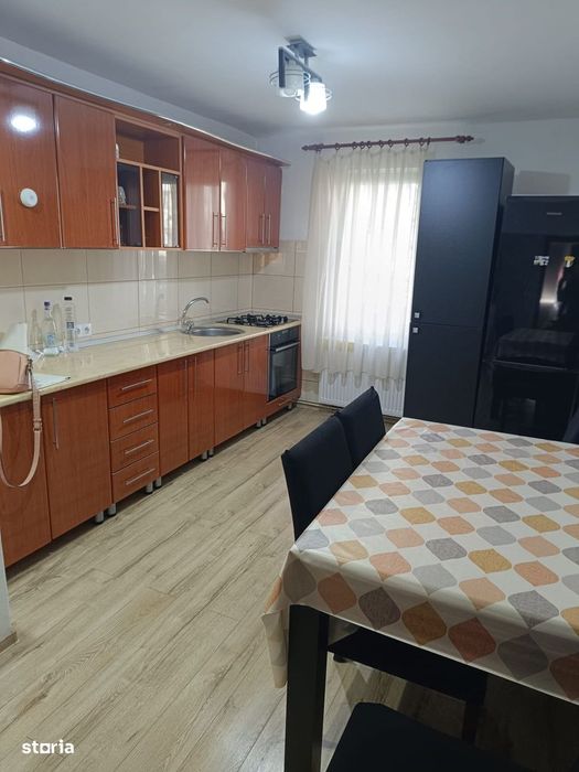 Apartament 3 camere parter Independentei