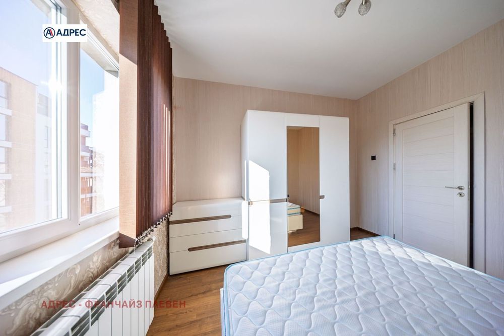 Продава се Тристаен апартамент в Плевен, Идеален център - 75 кв.м за 1224 €/кв.м - Снимка #8