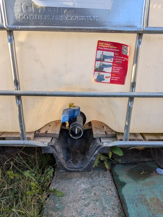 Vând Container Rezervor Bazin IBC 100OL  Ca Nou!