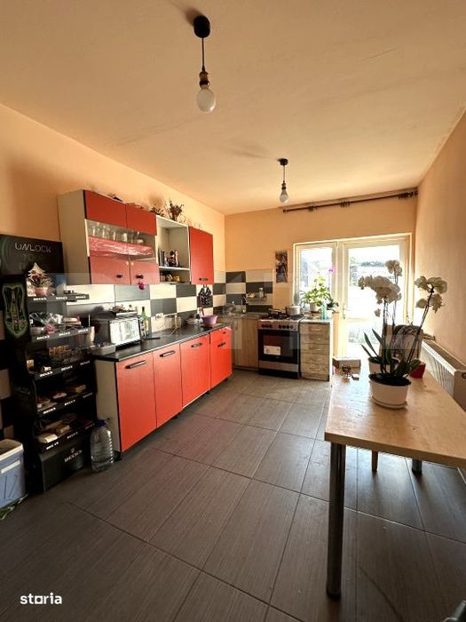 Casa individuala, 190 mp, curte generoasa cu gradina, zona Ronat