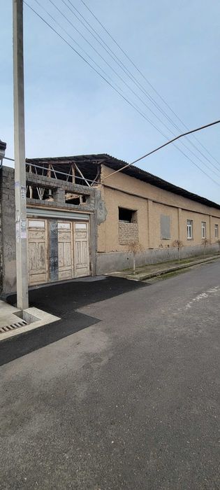 Yer hisobida uy sotiladi. 6 sotix. Zangiota ziyoratgohi yaqinida.