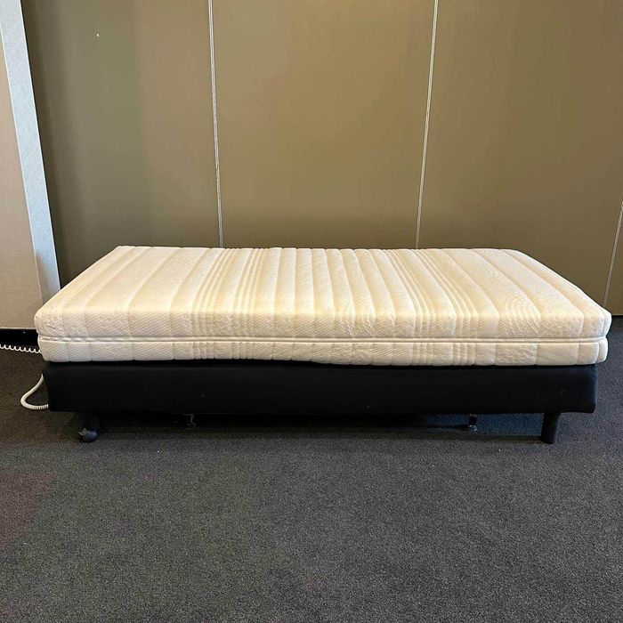 Pat reglabil pe înălțime electric cu telecomandă, plus saltea