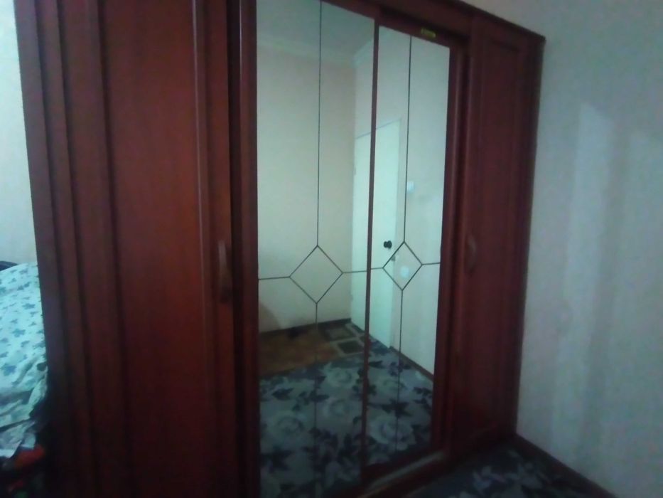 Мебел  из дома б/у стол, стул 6 та, диван, кресло, шкаф. самовывоз