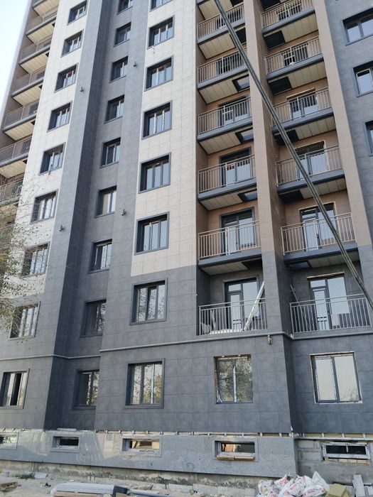 Vakzal orqasidan uy sotiladi 3 xonali