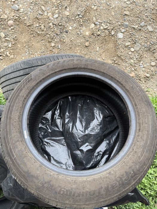 Шины 215/55R16 4штуки Б/У 2024 года