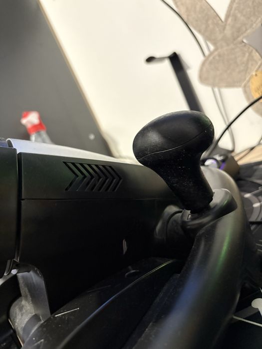 Vând volan de gaming mirya