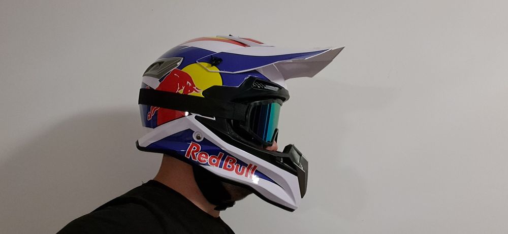 Cască nouă RedBull marimea  XXL