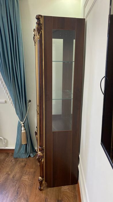 Витрина однодверная для гостинной