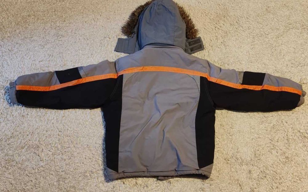 Geaca de iarna/ski gluga imblanita marime M