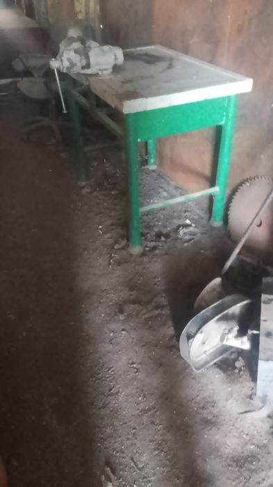 Стол с тисками сортировка.