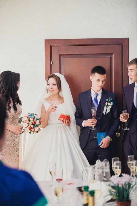 Продается свадебное платье