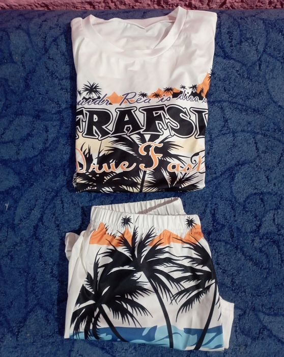 Costum tricou,pantaloni scurți