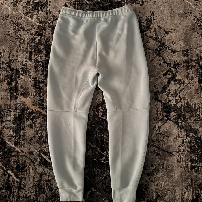 tech fleece pants