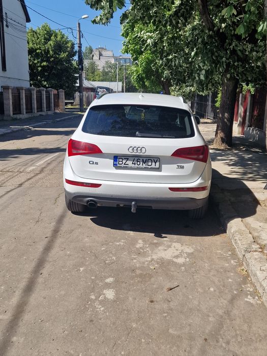 Audi q 5 an 2013 .