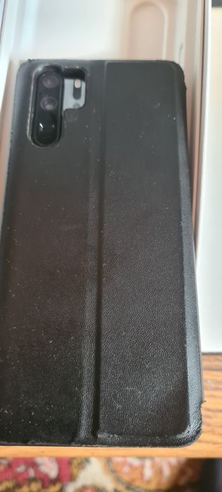 Vând Huawei p 30 pro,8 gb memorie ramai 128 gb stocare