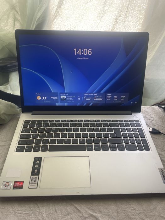 Lenovo noutbuk srochna sotiladi