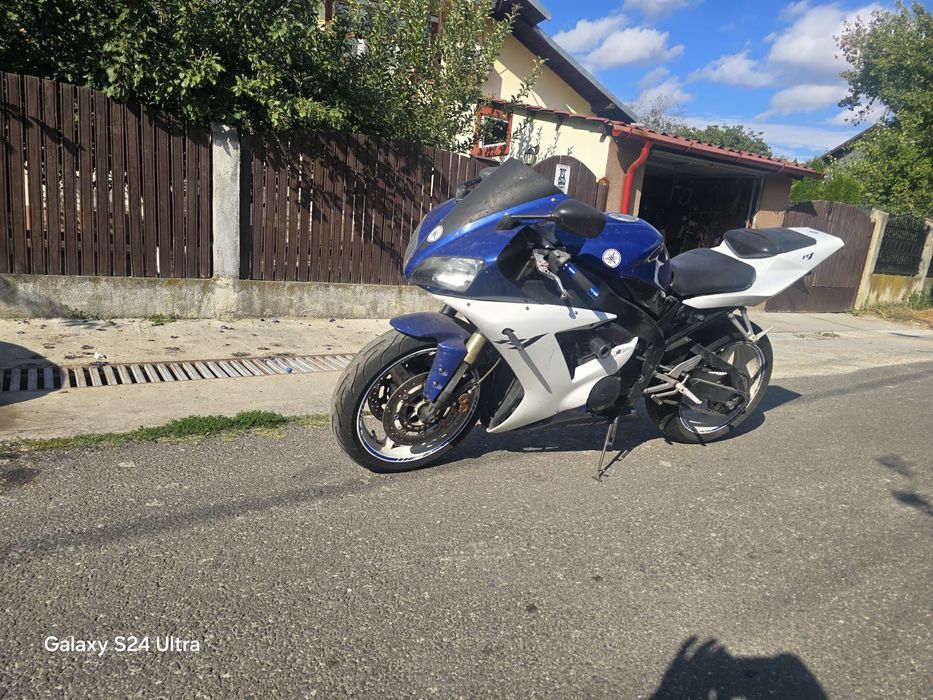 Motocicleta yamaha r1