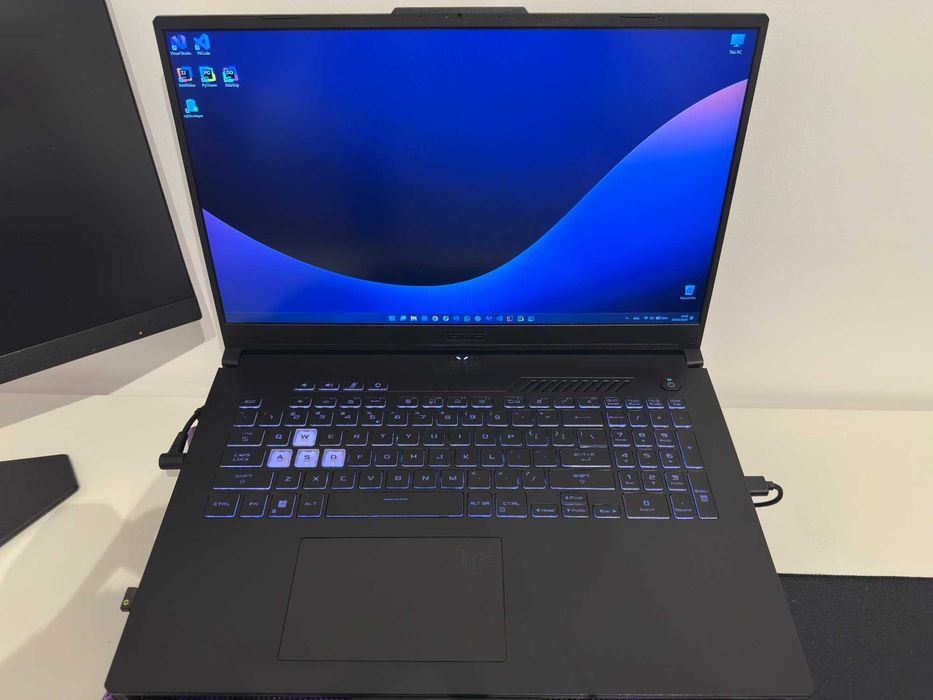 Laptop Asus TUF Gaming F17