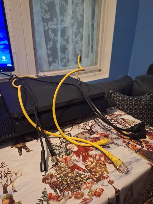 Ps4:slim контролер + кабели + 7 игри бонус