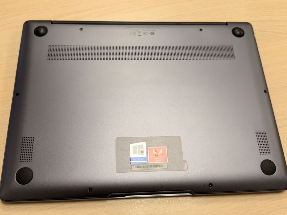 Vand laptop HUAWEI matbook 16GB