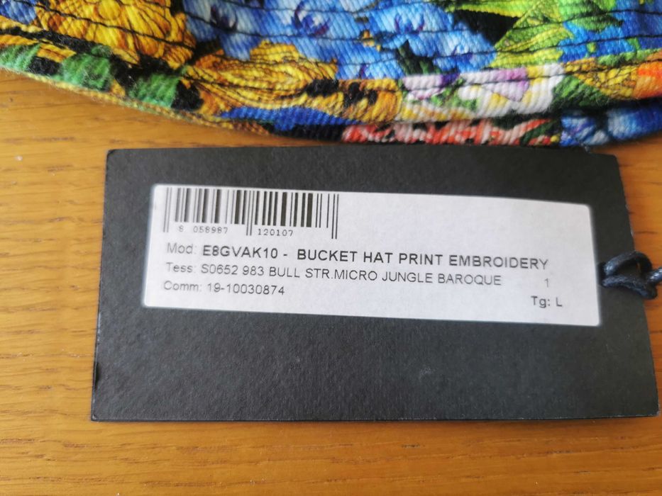 Versace jeans couture шапка .