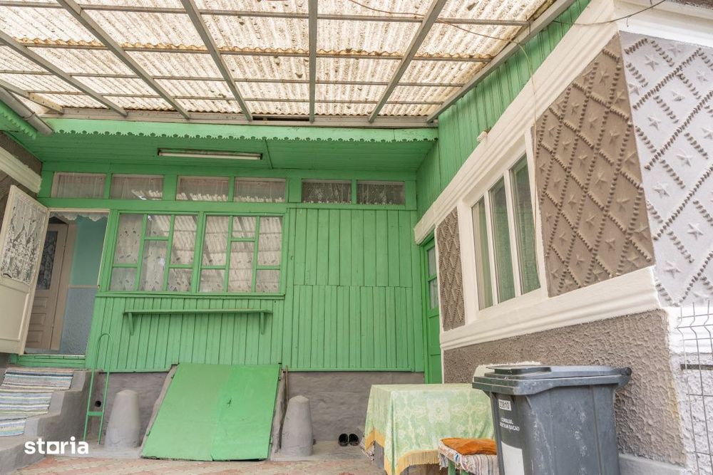 Acasa nu e un apartament. E pe Pietrosu nr. 8, in Zemes.