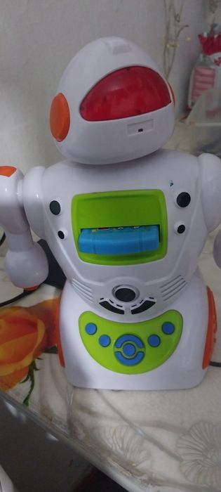 Робот говорящий,