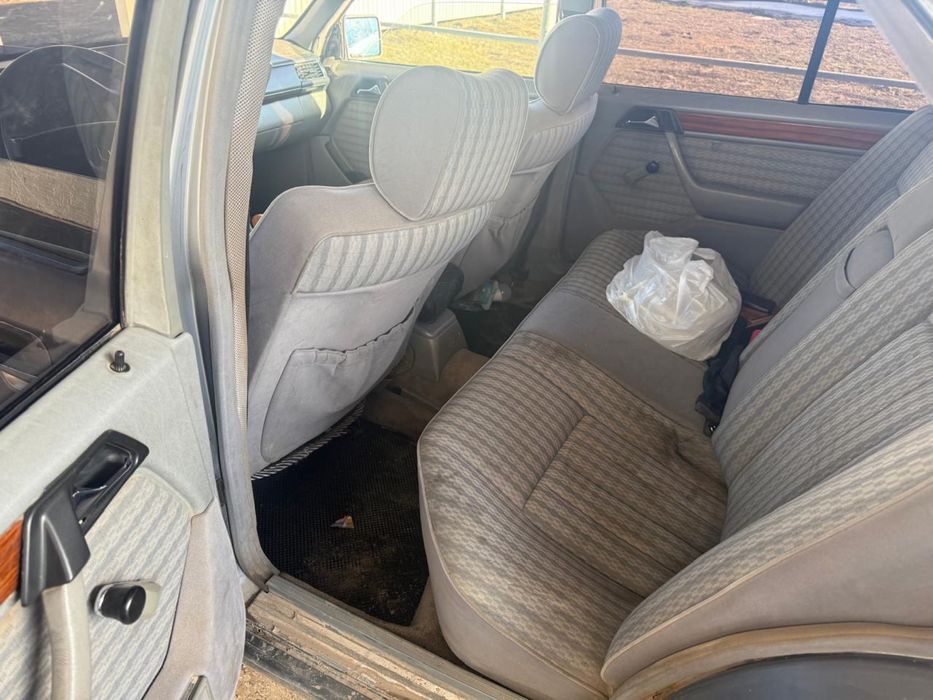 Мерседес е260 w124