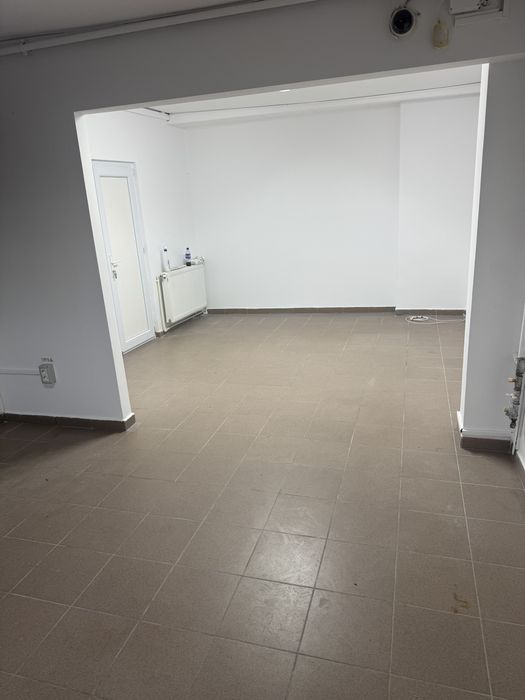 Spatiu de inchiriat ultra central stradal 50mp cu doua parcari