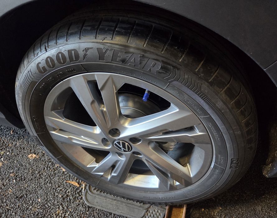 Set 4 anvelope de vară Goodyear 205/55 R17 91V - DOT 2023 - Rulate 6.500 km (Ca noi)