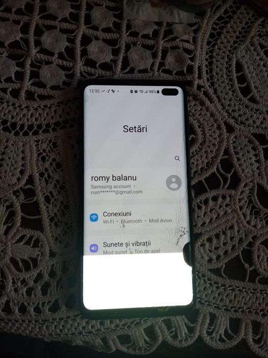 Samsung s10 plus fisurat sever, funcțional.