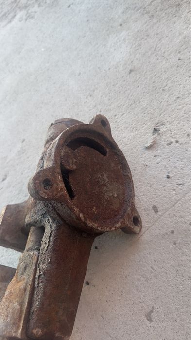 Тиски советский рабочий