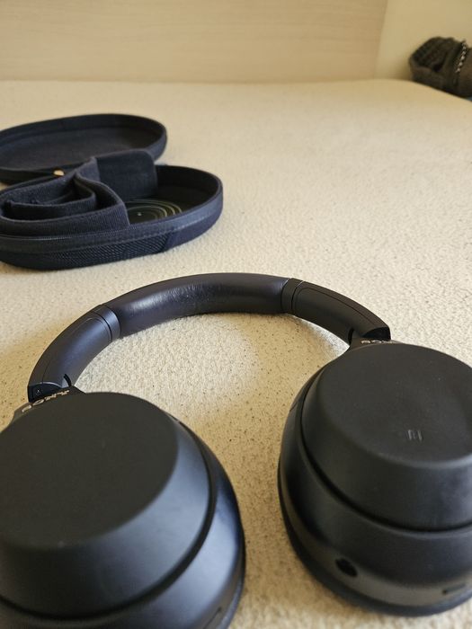 SONY WH-1000XM4 în stare bună/CITIȚI ATENT ANUNȚUL!