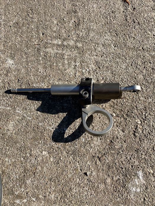 Продавам демпфер за кормило