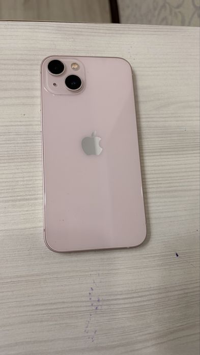 Продаю Айфон 13.