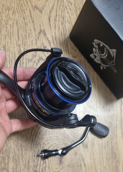 Mulineta Pro FL Strategist Feeder 6500 7rulmenti Model Nou