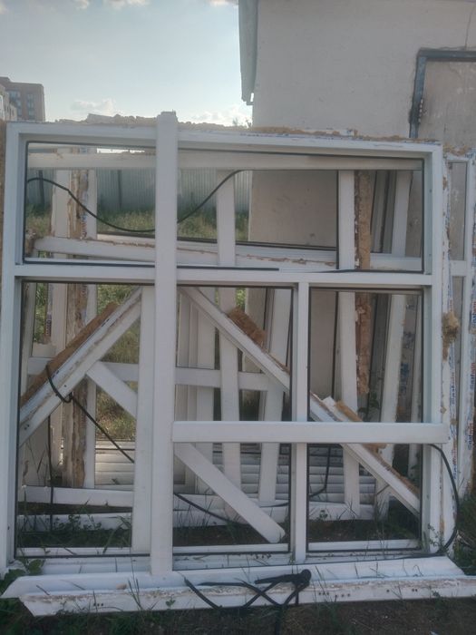 Пластиковые окна в разборном виде.