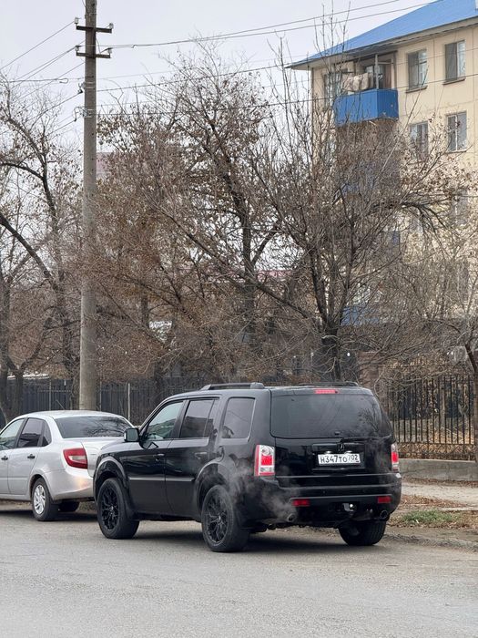 Продам машину Honda Pilot