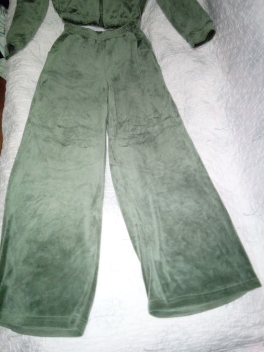 Костюм  женский .