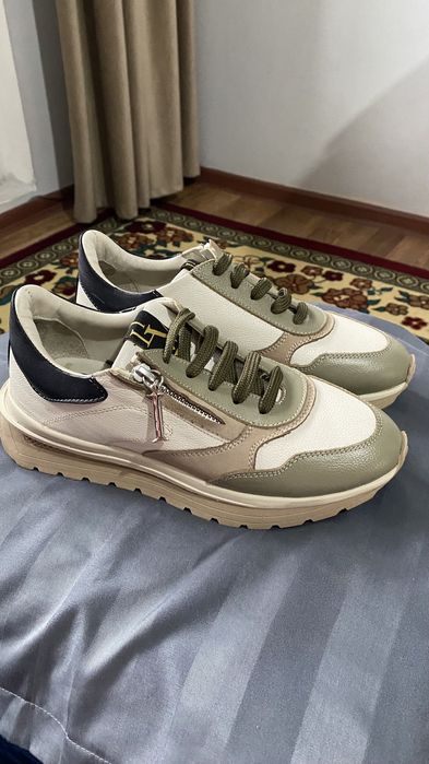 Крассовки Ilvi каробка есть!