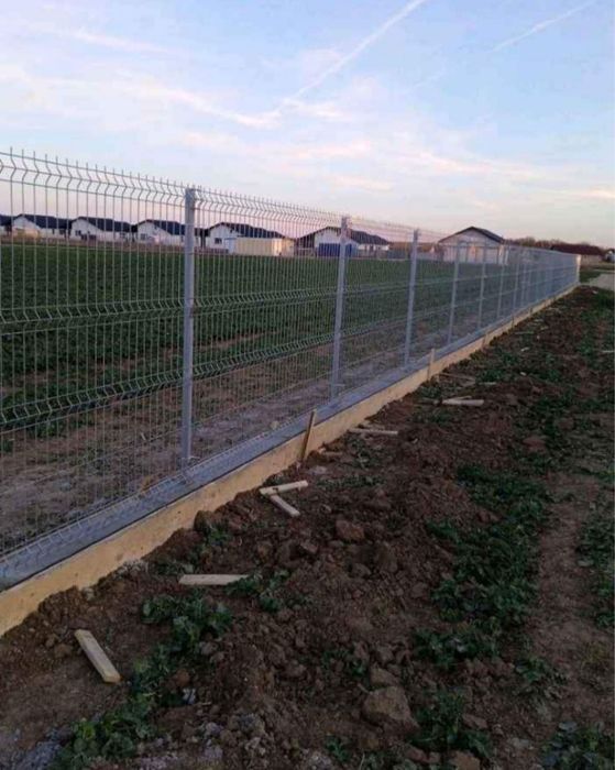 Facem garduri din plasa bordurat