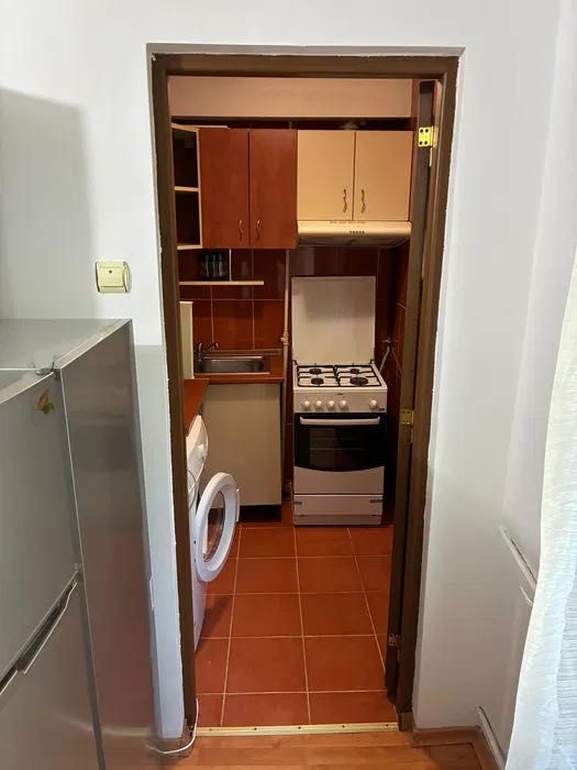 Închiriez apartament